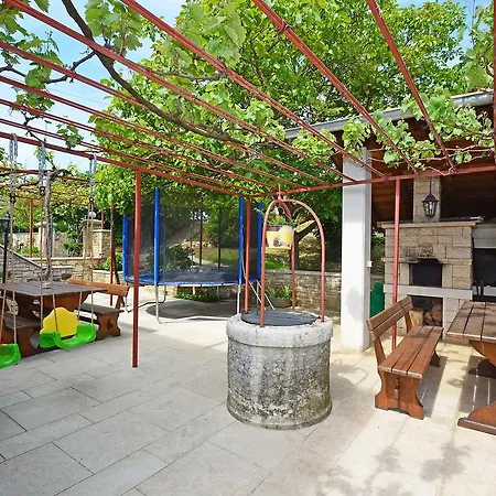 In - Istrien 11533 Ровинь